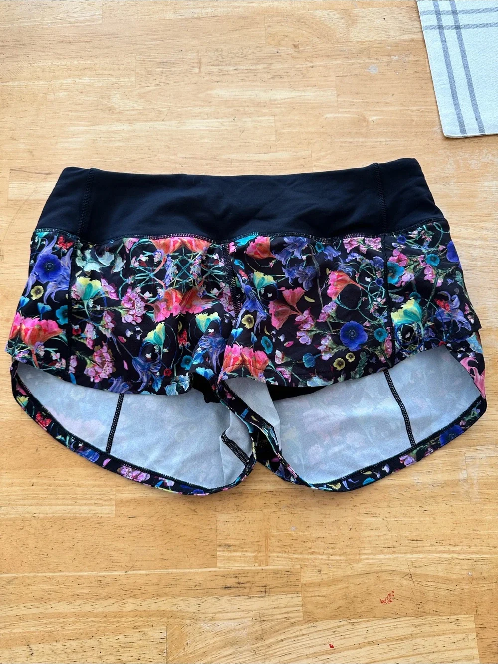 Lululemon shorts size 2